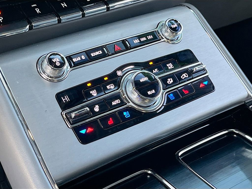 Used 2020 Lincoln Aviator Reserve w/ Equipment Group 202A image 16