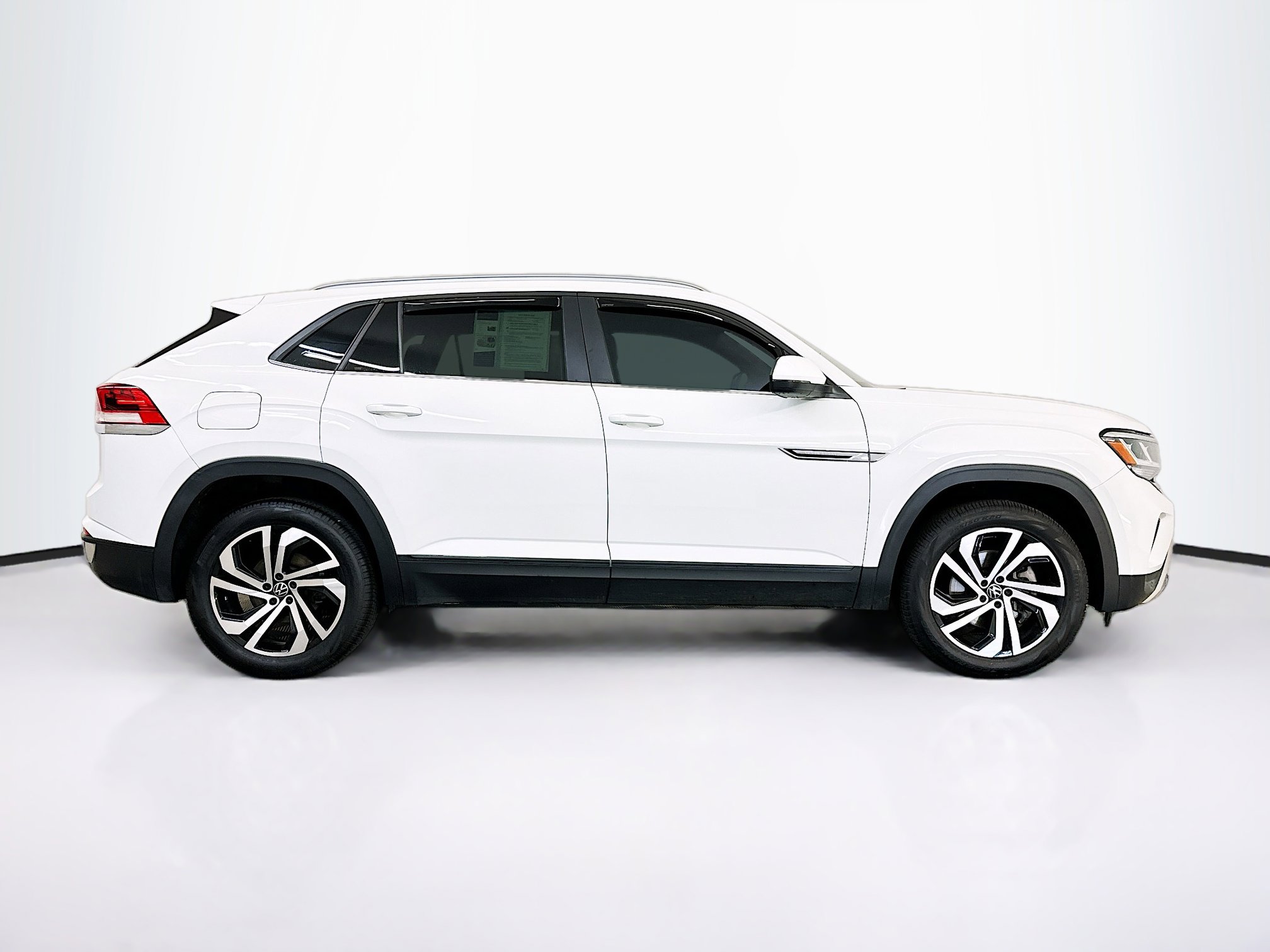 Used 2022 Volkswagen Atlas Cross Sport SE image 10