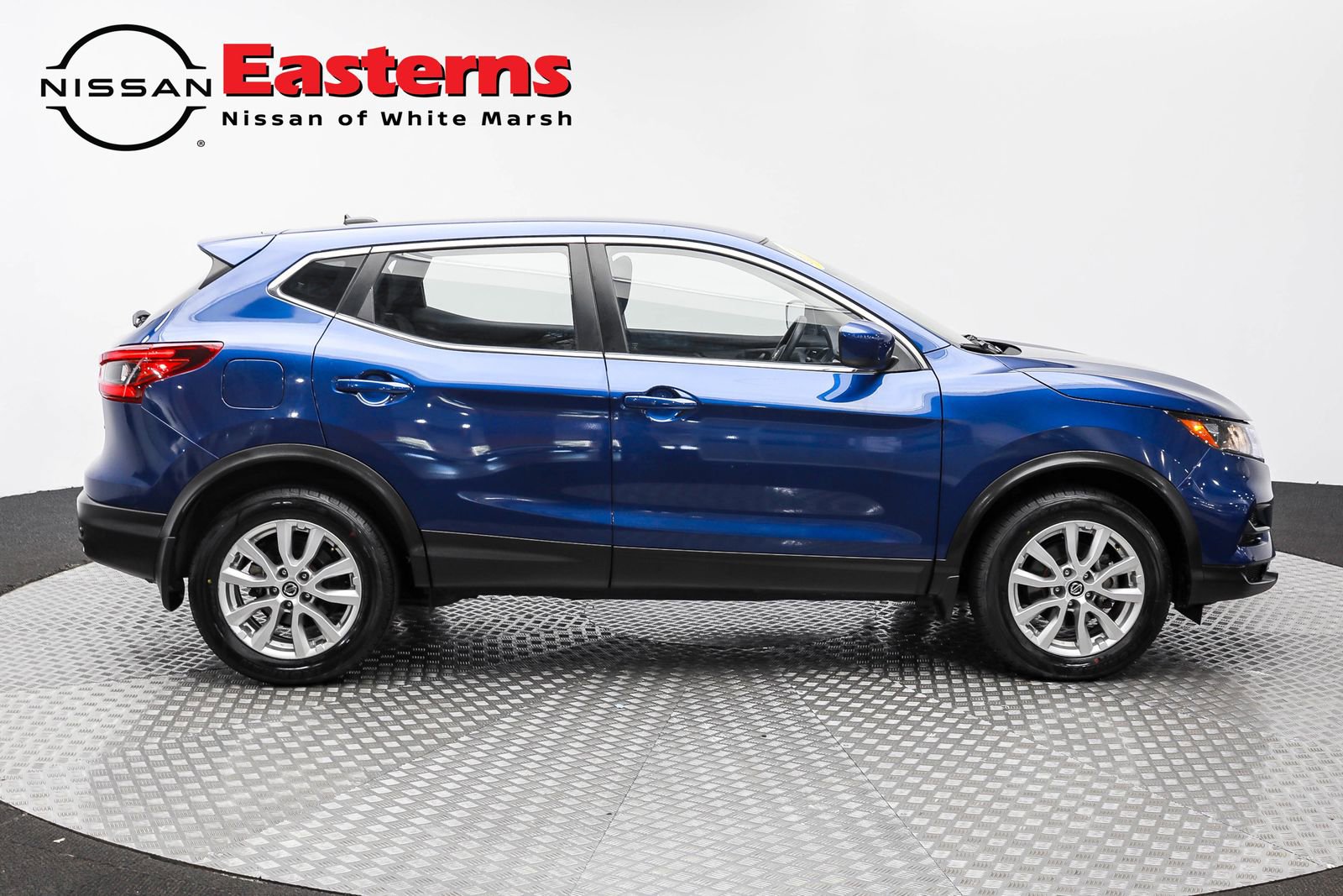 Used 2022 Nissan Rogue Sport S image 6