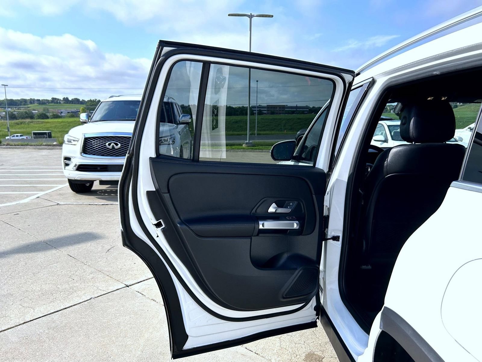 Used 2024 Mercedes-Benz GLB 250 image 21