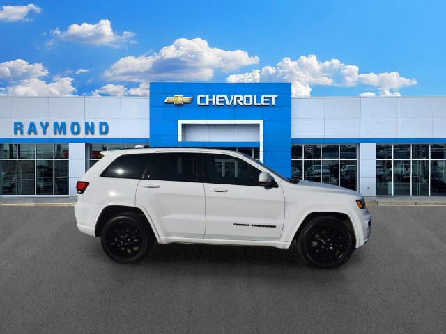 Used 2020 Jeep Grand Cherokee Altitude AWD/4WD image 2