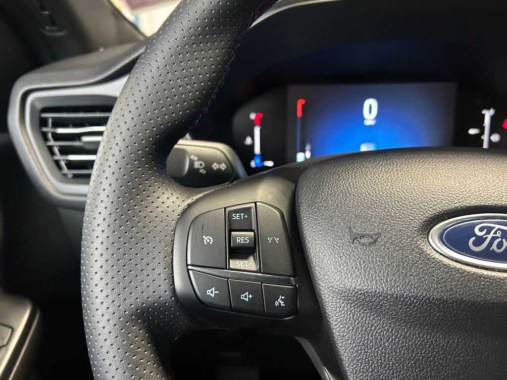 Used 2025 Ford Escape ST-Line AWD/4WD image 17