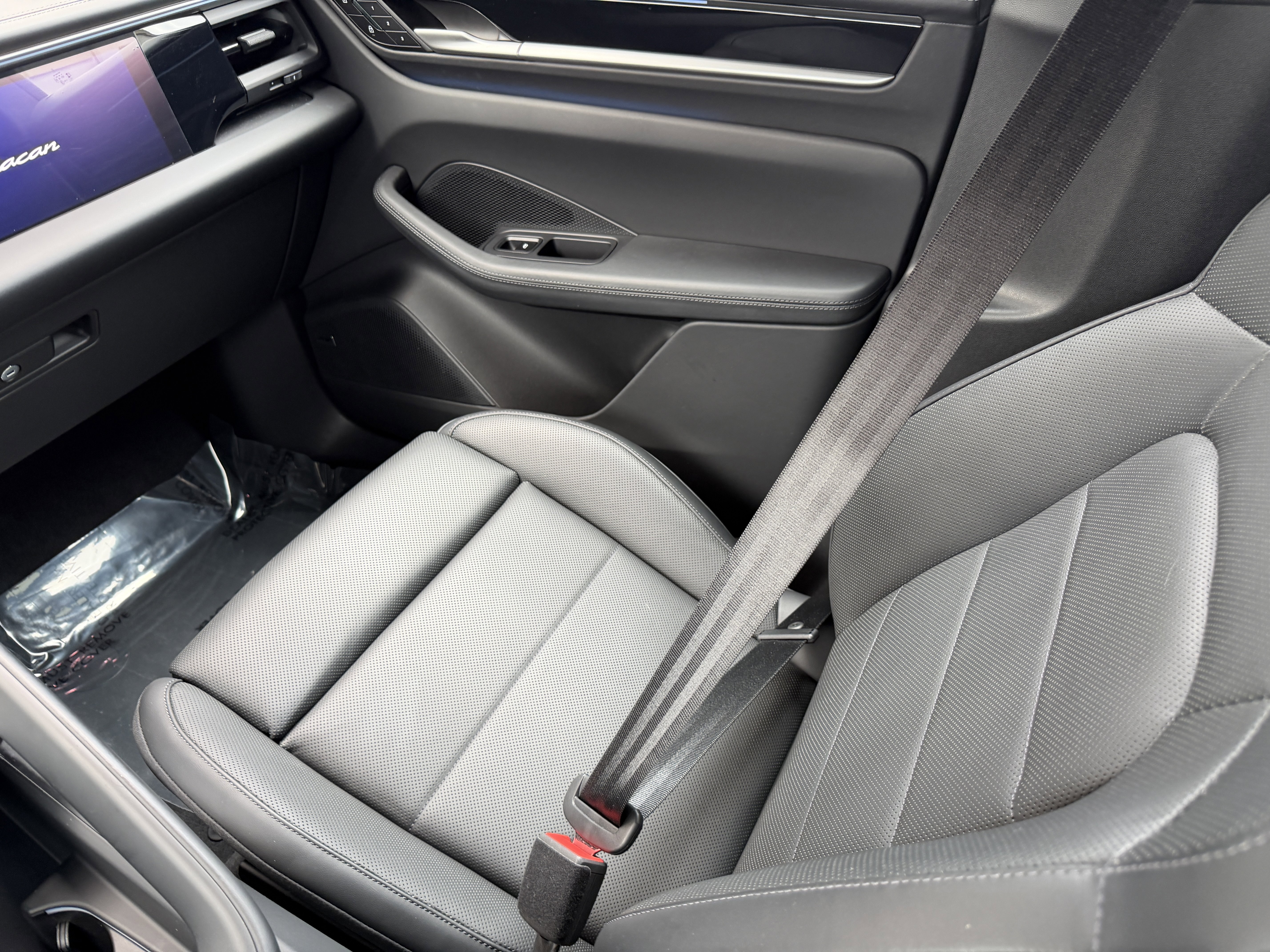 Used 2024 Porsche Macan 4 Electric image 21