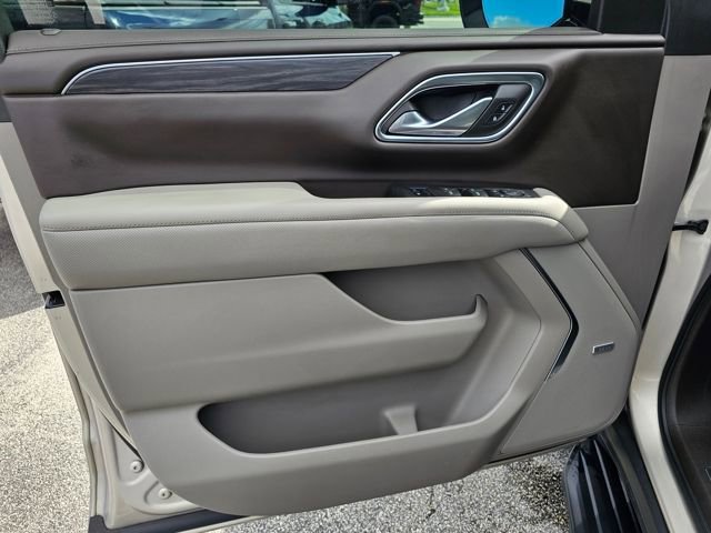 Used 2022 GMC Yukon SLT w/ SLT Premium Package image 18