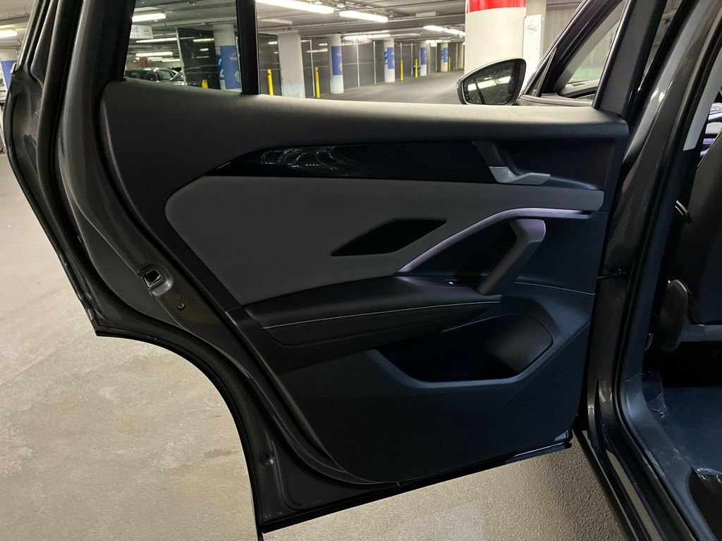 New 2025 Volkswagen Tiguan SE image 21