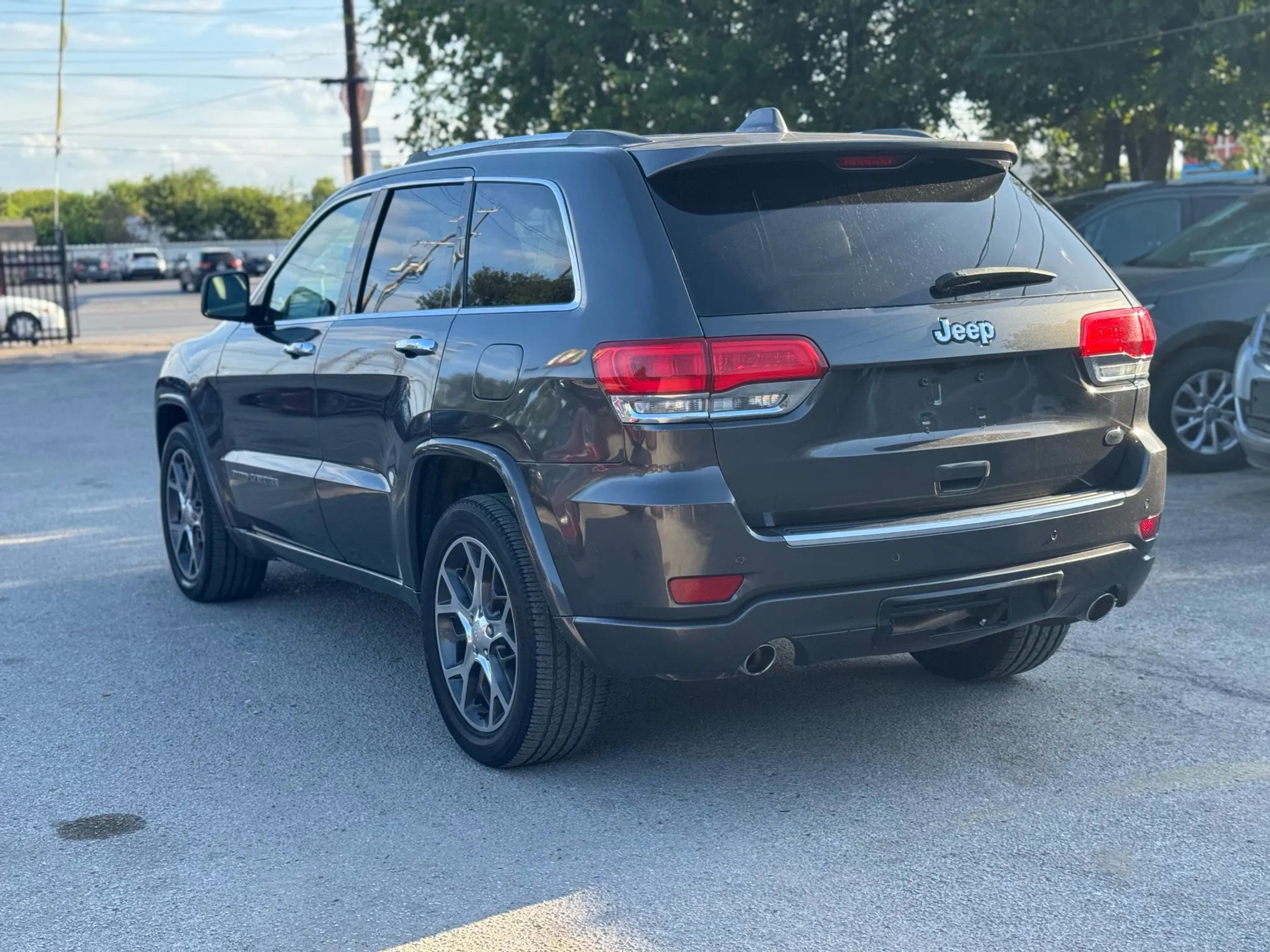 Used 2019 Jeep Grand Cherokee Overland image 7