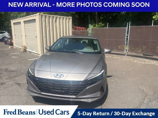 Used 2023 Hyundai Elantra SEL w/ Convenience Package FWD image 2