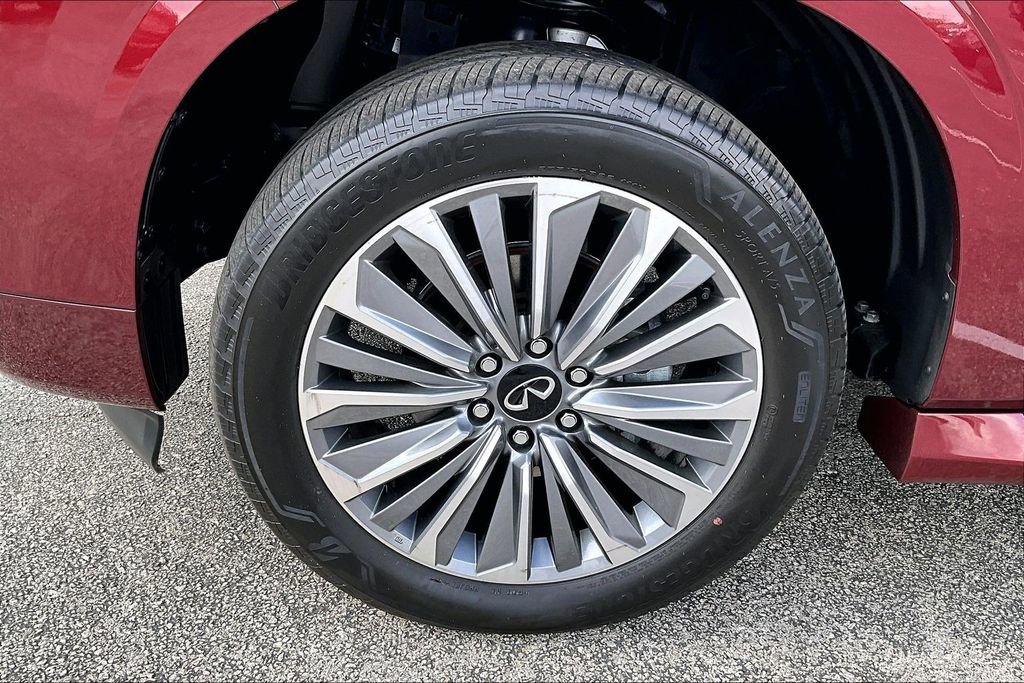 Certified 2025 INFINITI QX80 Sensory AWD/4WD image 11