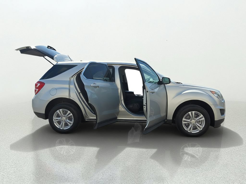 Used 2017 Chevrolet Equinox LS FWD image 16