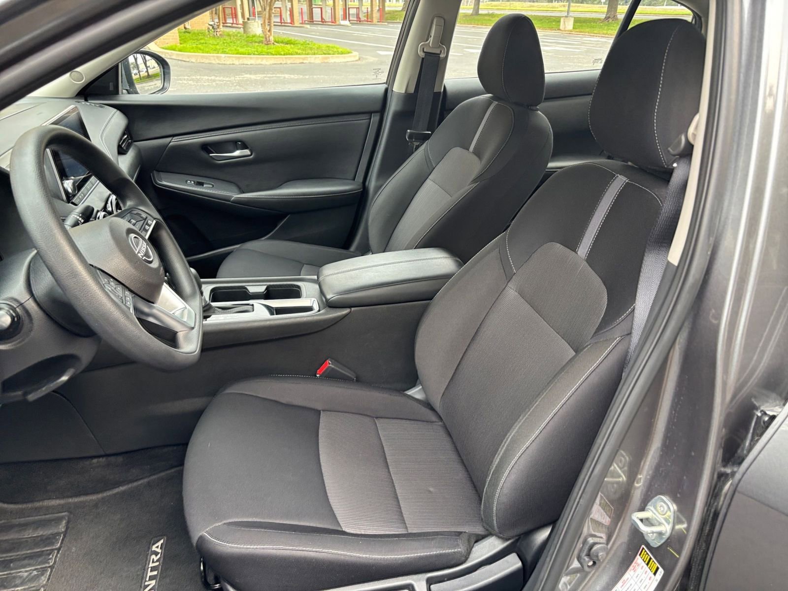 Used 2025 Nissan Sentra SV image 30