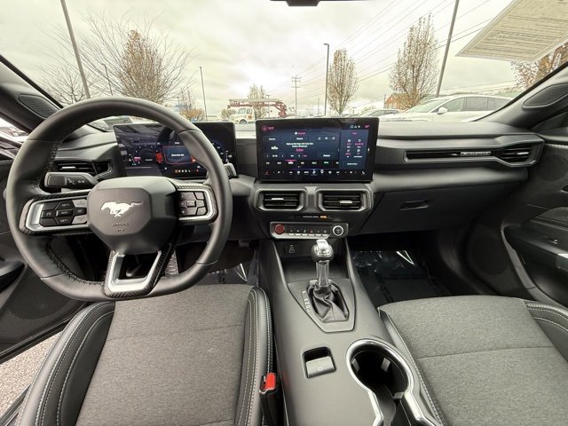 Used 2025 Ford Mustang Coupe image 19