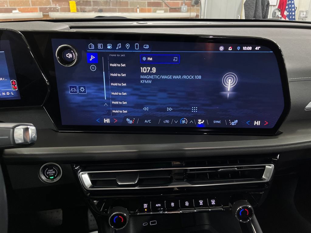 Used 2024 Chevrolet Traverse LT w/ Trailering Package image 26