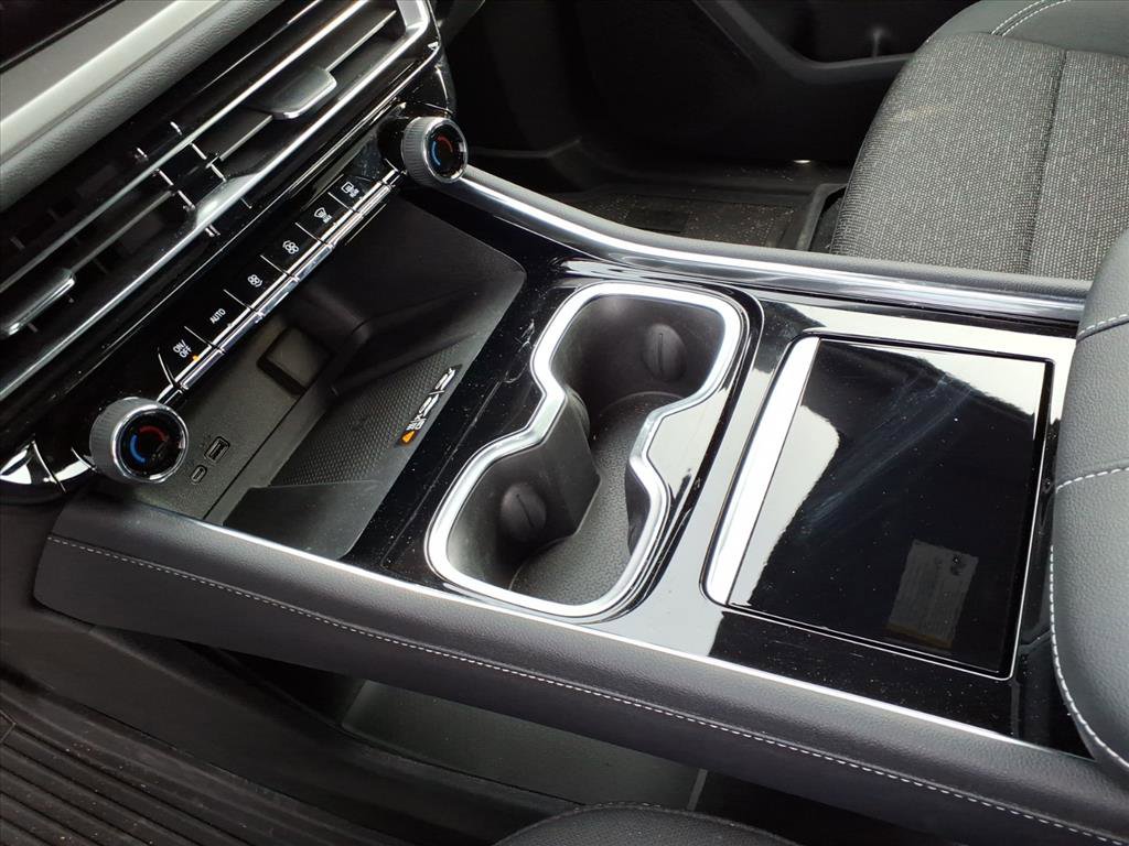 Used 2024 Chevrolet Traverse LT w/ LPO, Floor Liner Package image 11