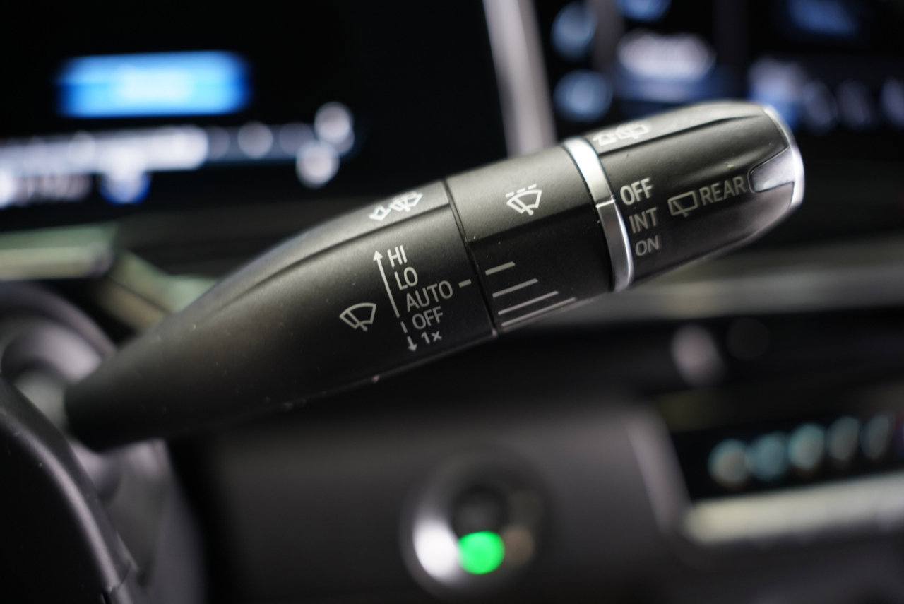 Used 2021 Cadillac Escalade ESV Sport w/ Driver Assist Tech Package image 15