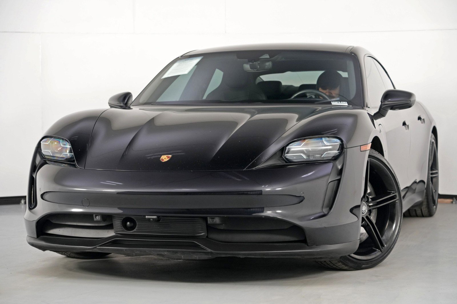 Used 2020 Porsche Taycan 4S image 3