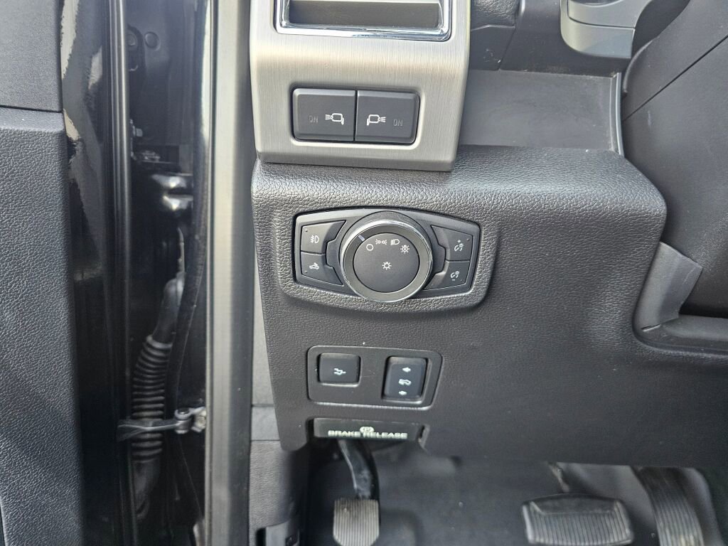 Used 2017 Ford F350 Platinum w/ FX4 4x4 Off Road Package image 21