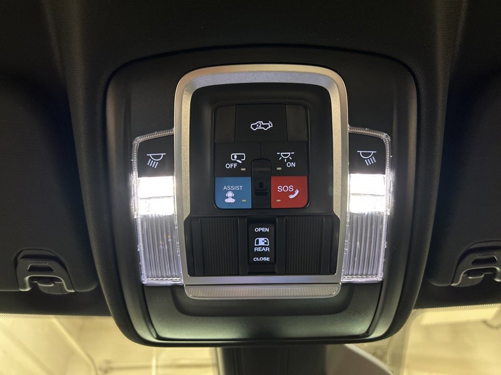 New 2026 RAM 1500 4x4 Crew Cab image 25