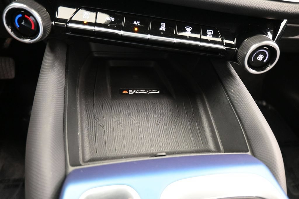 Used 2026 Chevrolet Equinox EV LT FWD image 32