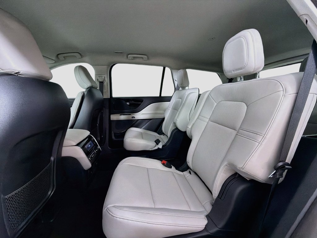 New 2027 Lincoln Aviator 2WD image 25