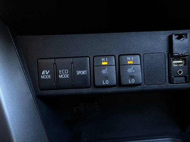 Used 2018 Toyota RAV4 Limited image 30