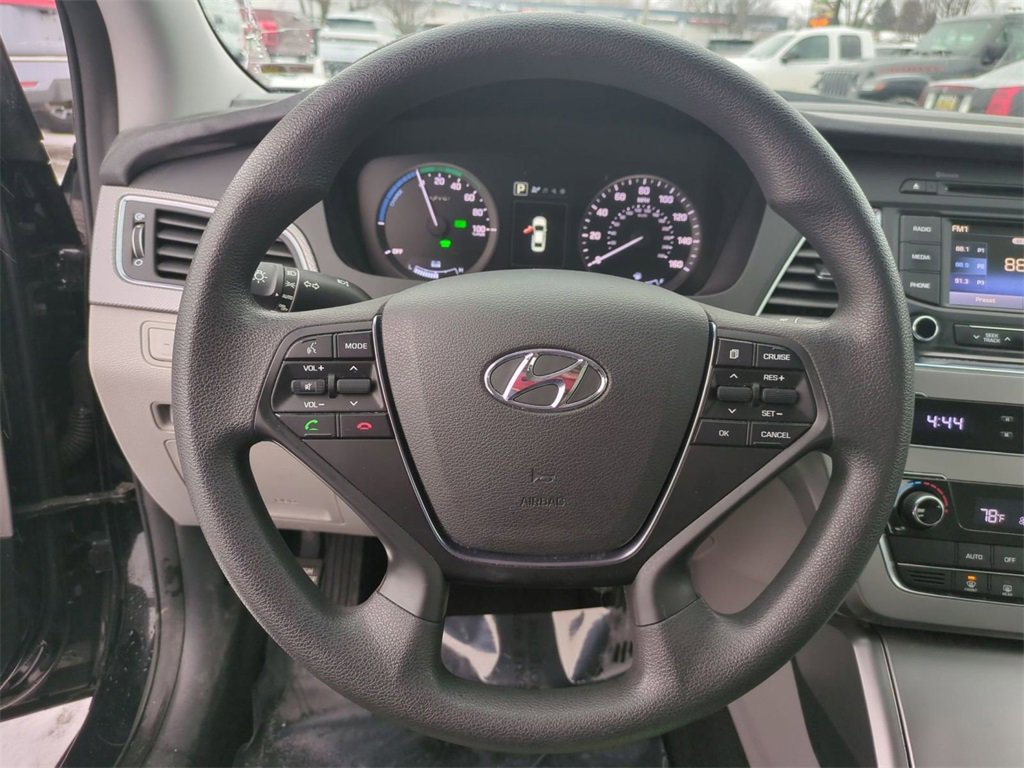 Used 2016 Hyundai Sonata SE image 18