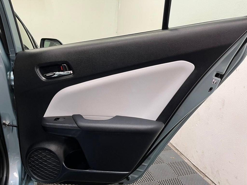 Used 2021 Toyota Prius XLE w/ Carpet Mat Package (TMS) AWD/4WD image 18