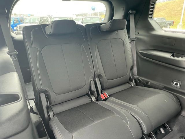 New 2025 Jeep Grand Cherokee L Laredo AWD/4WD image 32