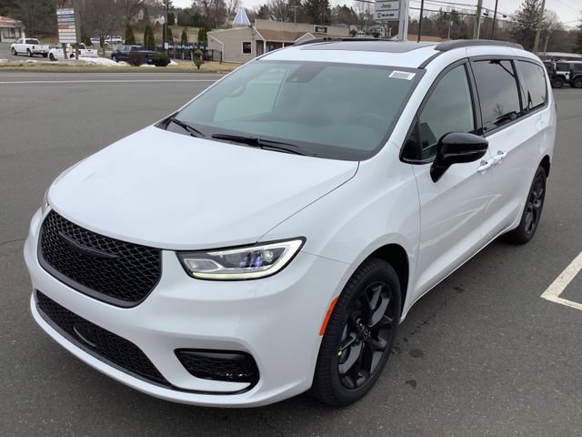 New 2026 Chrysler Pacifica Select image 4