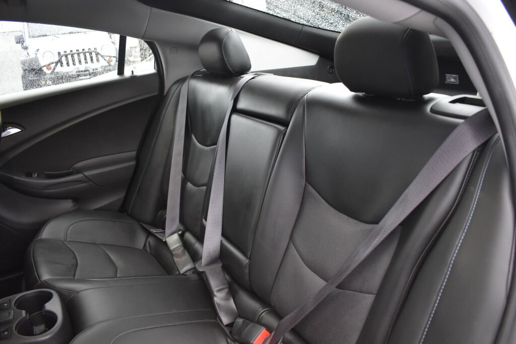 Used 2017 Chevrolet Volt Premier w/ Driver Confidence II Package image 28