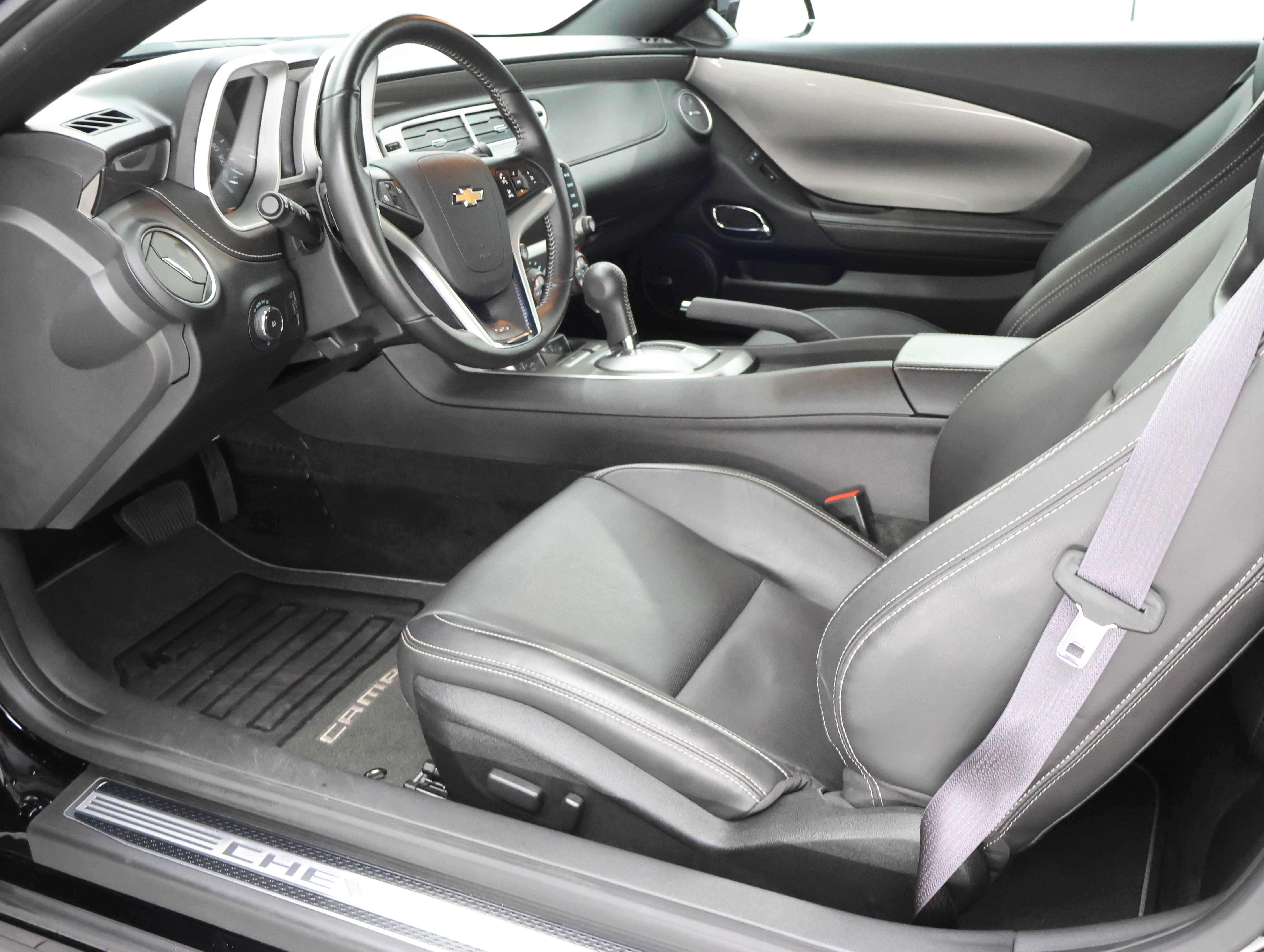 Used 2014 Chevrolet Camaro SS w/ RS Package RWD image 8