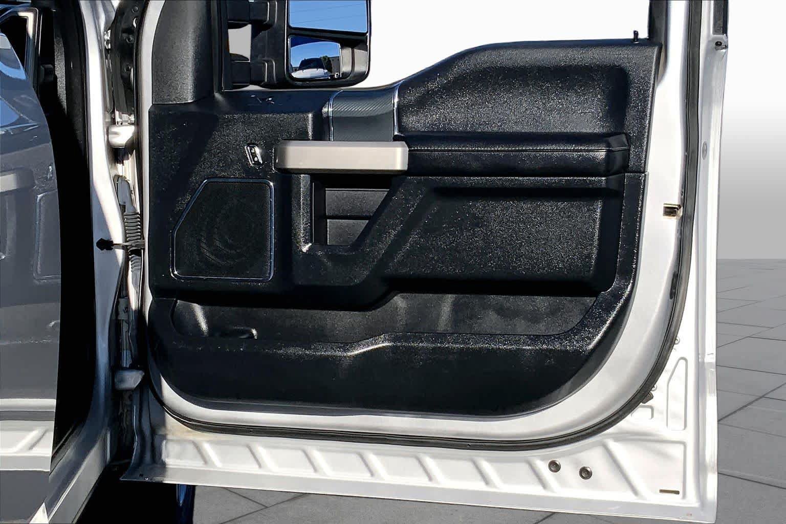 Used 2019 Ford F150 Lariat w/ Equipment Group 502A Luxury AWD/4WD image 23