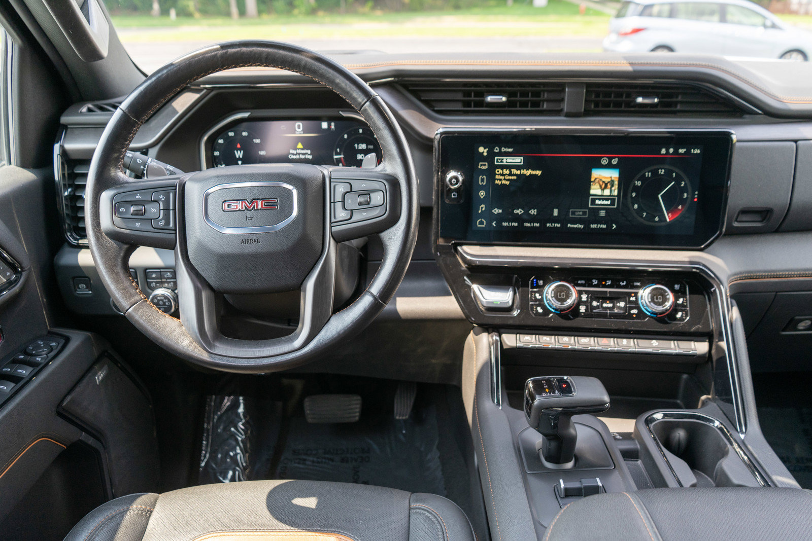 Used 2023 GMC Sierra 1500 AT4 w/ Technology Package AWD/4WD image 13