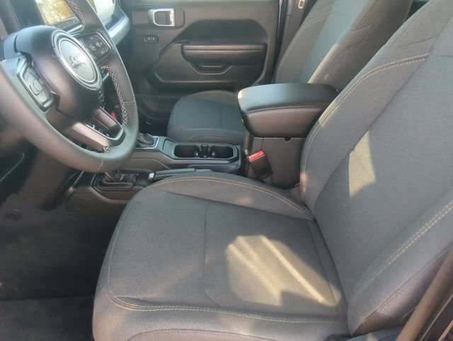 Used 2025 Jeep Wrangler Unlimited Sport AWD/4WD image 11