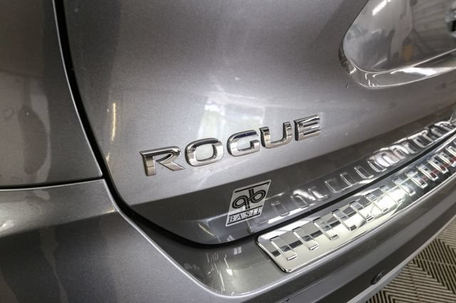 Used 2020 Nissan Rogue SV AWD/4WD image 9
