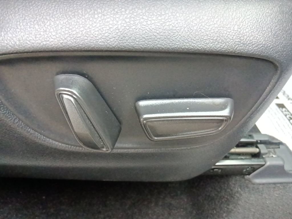 Used 2025 Toyota Grand Highlander AWD image 32