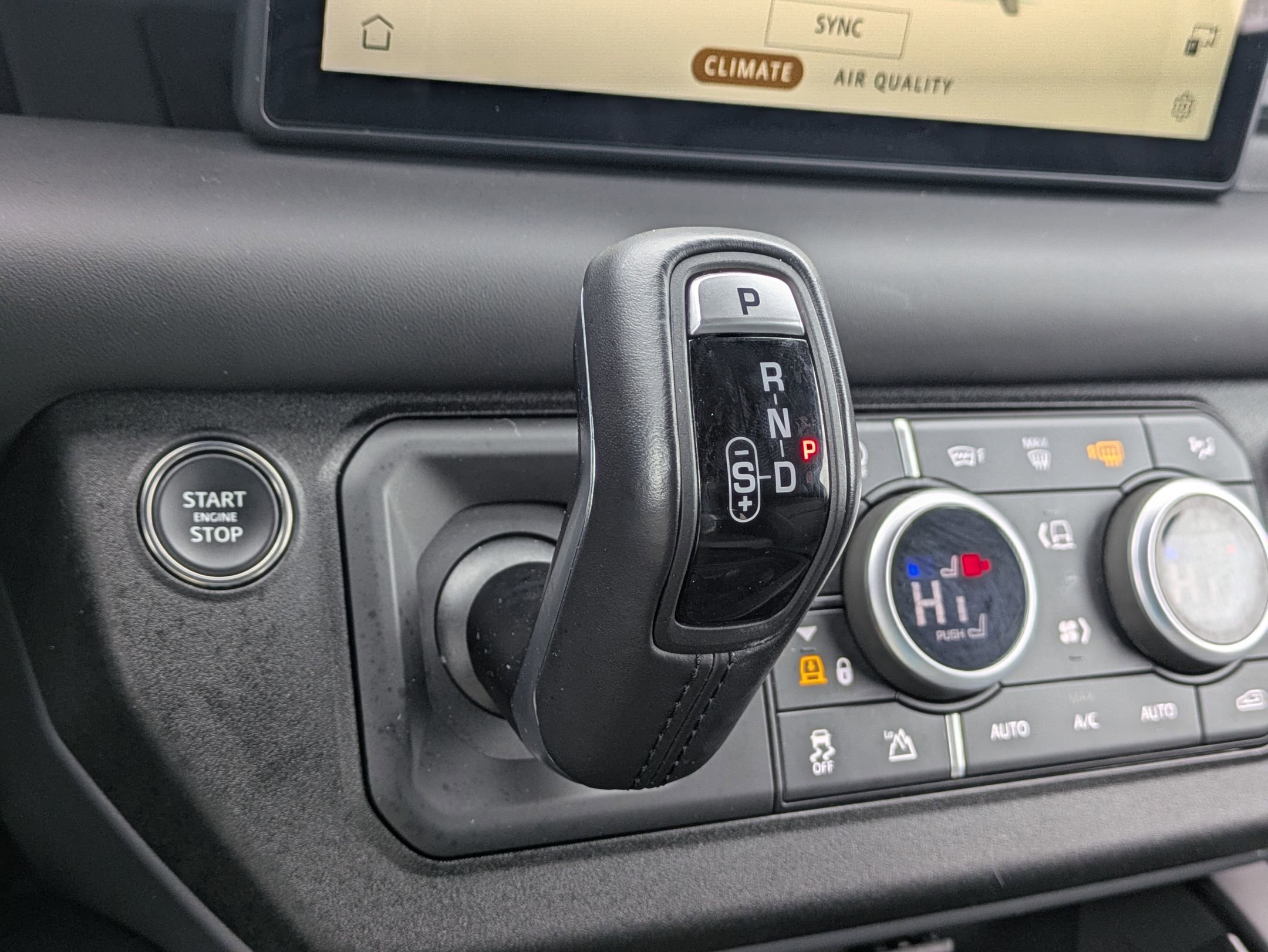 Certified 2024 Land Rover Defender 110 X-Dynamic SE image 17