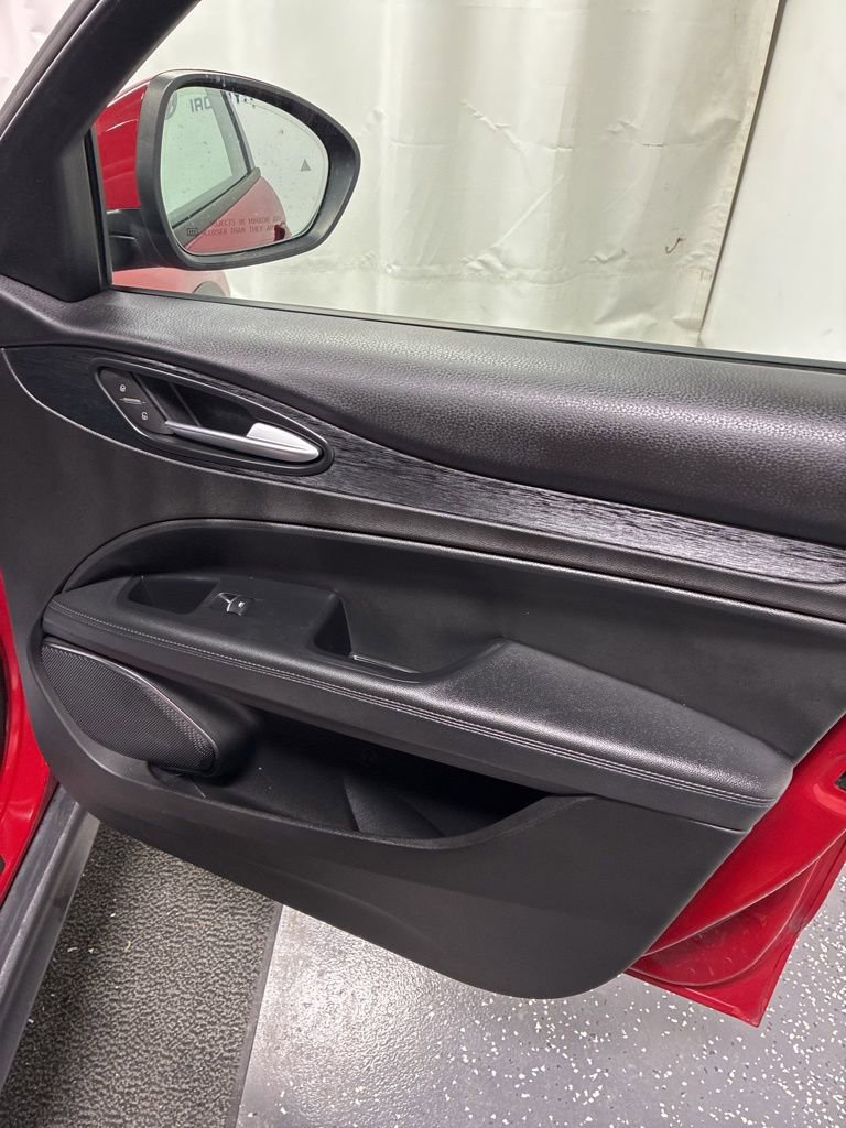 Used 2022 Alfa Romeo Stelvio Sprint image 32