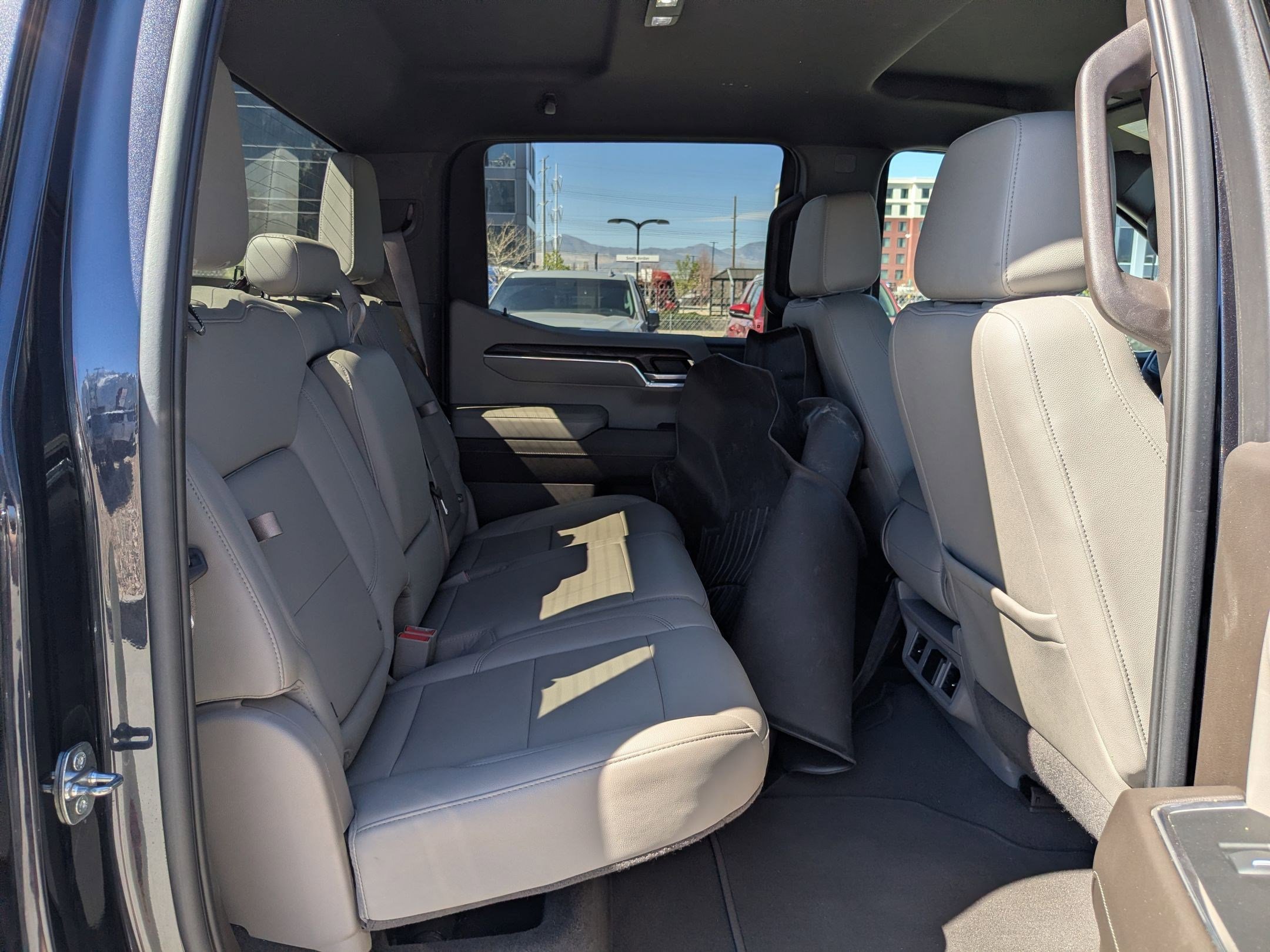 Used 2022 GMC Sierra 1500 SLT w/ X31 Off-Road Package image 27