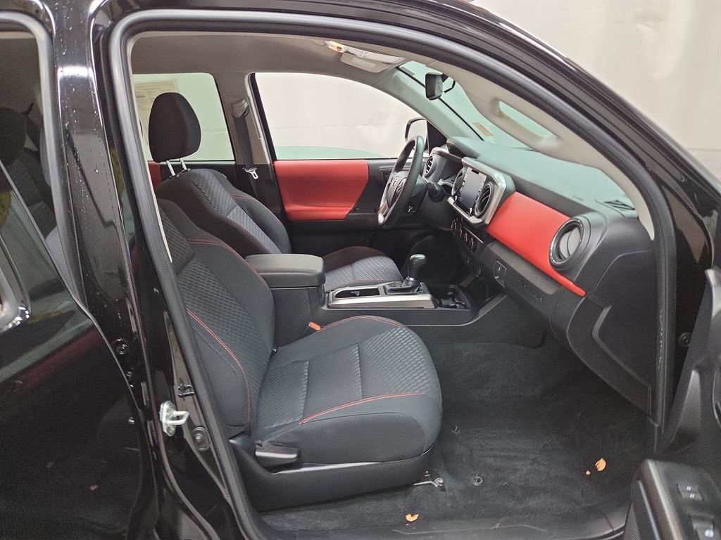 Used 2023 Toyota Tacoma SR5 AWD/4WD image 11