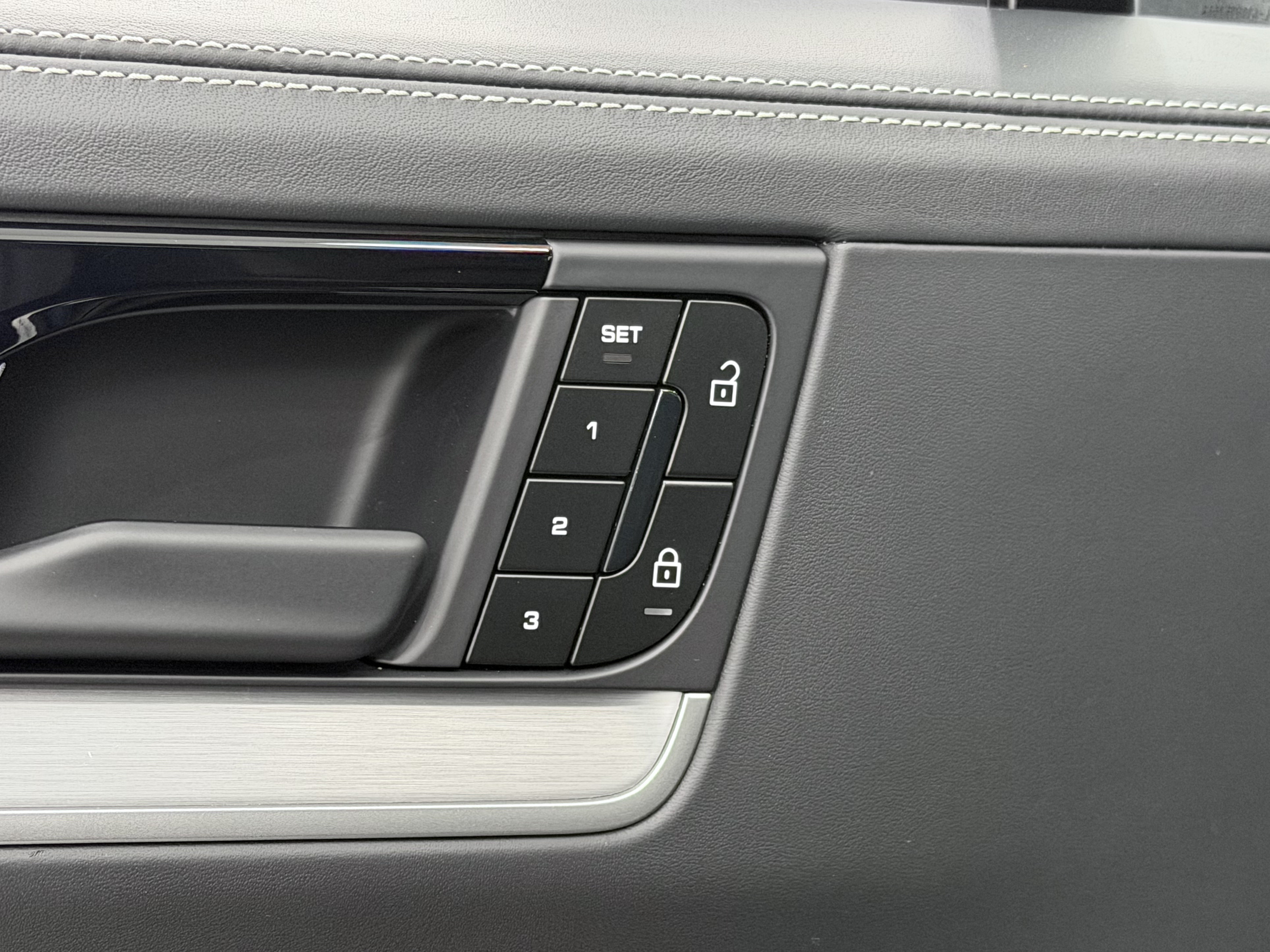 Certified 2026 Porsche Cayenne S AWD/4WD image 30