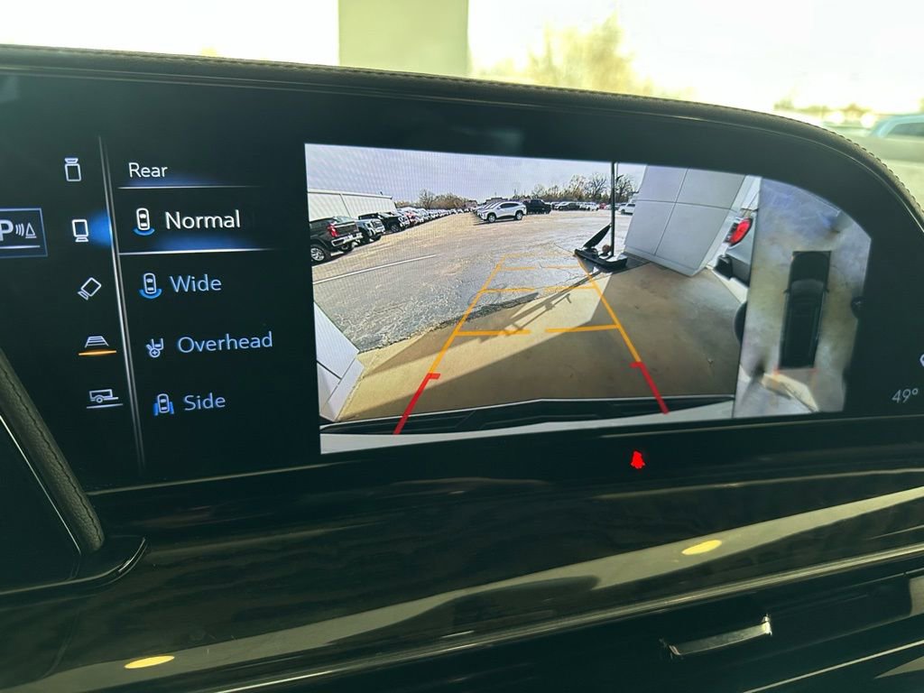 Used 2024 Cadillac Escalade Premium Luxury image 29