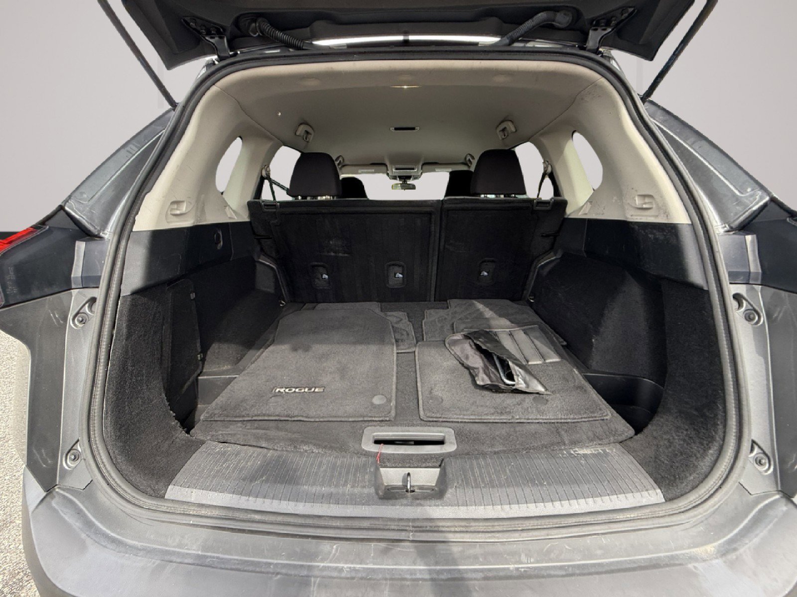 Used 2021 Nissan Rogue S image 26