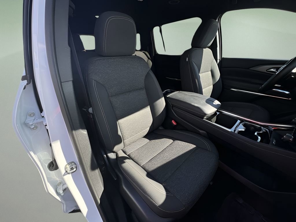 Certified 2025 Chevrolet Traverse LT image 27