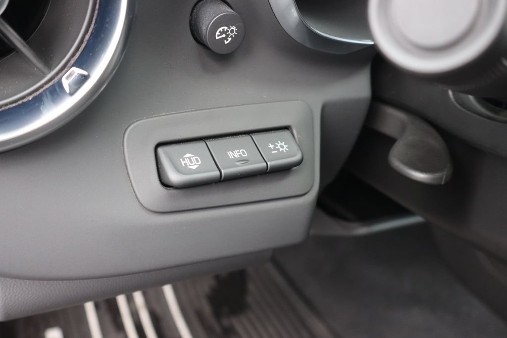 Used 2022 Chevrolet Camaro ZL1 RWD image 16
