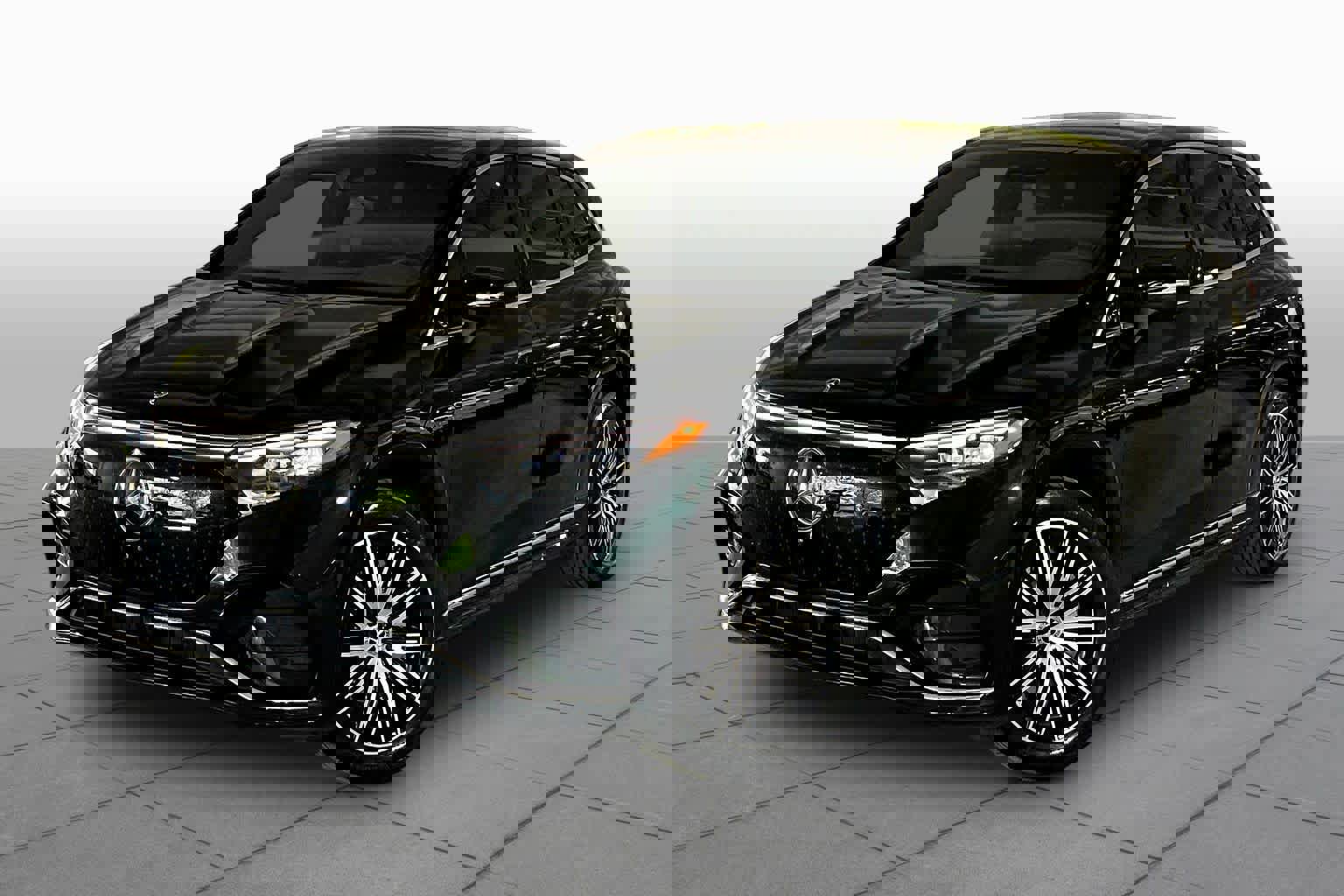 Used 2023 Mercedes-Benz EQS 580 4MATIC SUV image 1