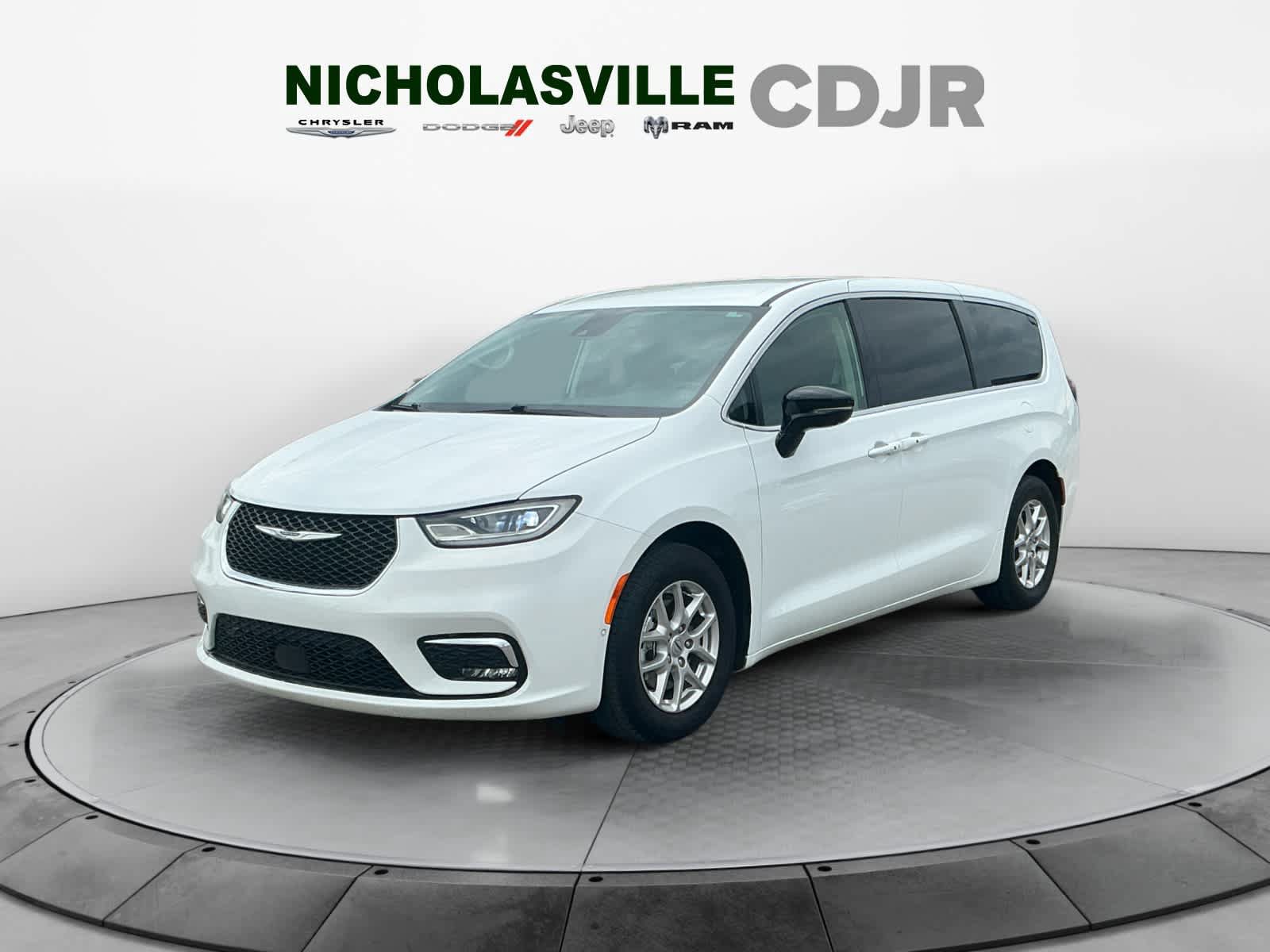 Used 2024 Chrysler Pacifica Touring-L