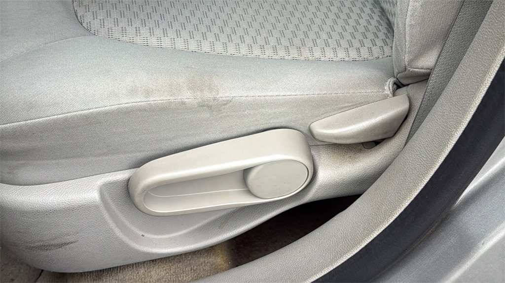 Used 2008 Chevrolet HHR LS image 11