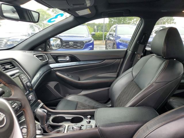 Used 2023 Nissan Maxima SR w/ Sport Mat Group FWD image 17