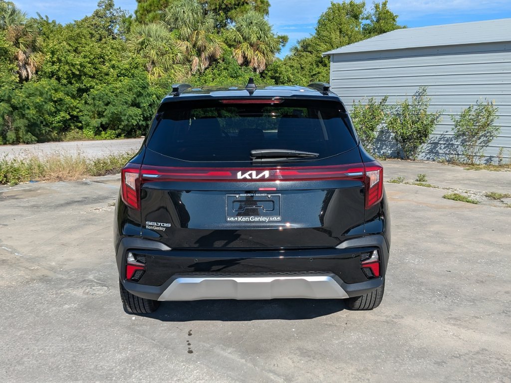 Certified 2026 Kia Seltos EX FWD image 8