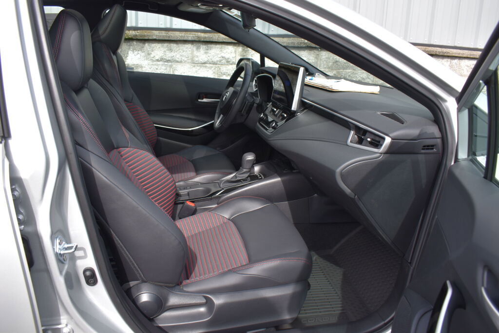 Certified 2025 Toyota Corolla XSE image 25